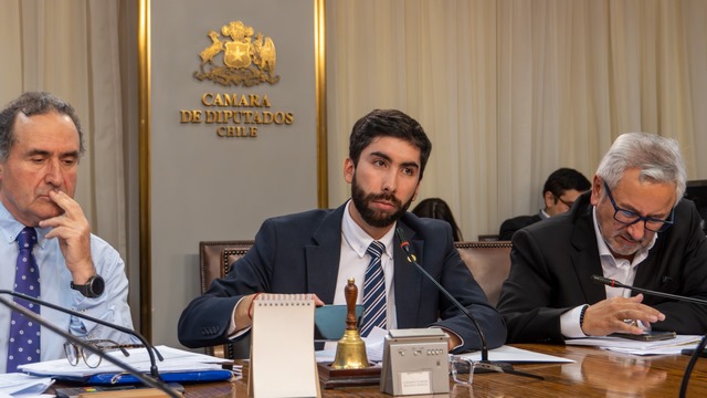 Diputado Felipe Camaño asume la Presidencia de la Comisión de Obras Públicas, Transportes y Telecomunicaciones en la Cámara de Diputados y Diputadas